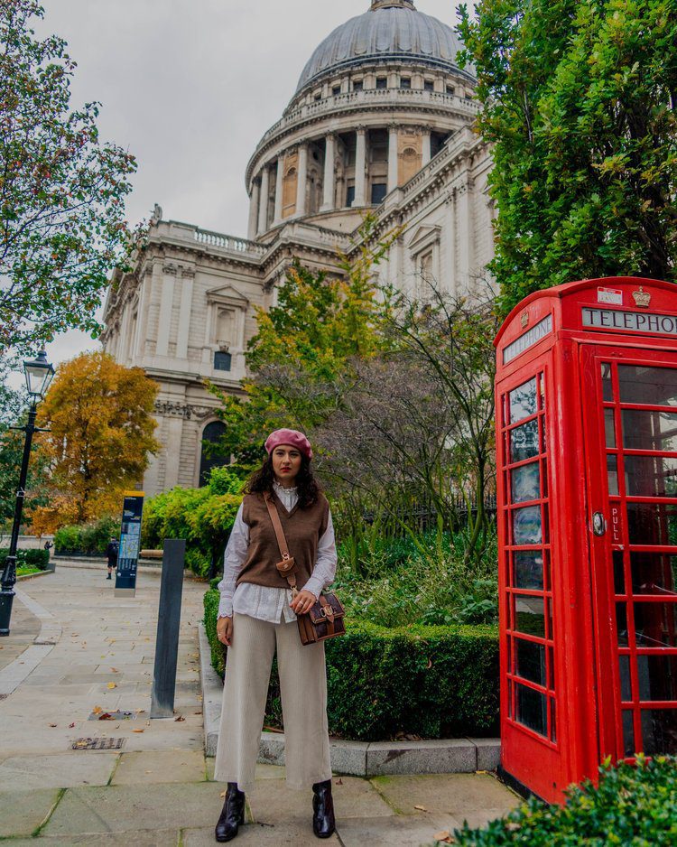 Postcards From Hawaii Travel Lifestyle Blog Gabriella Wisdom BEST RED PHONE BOX LOCATIONS IN LONDON FOR PHOTOS London telephone booth London phone booth red telephone booth London red telephone box London phone box