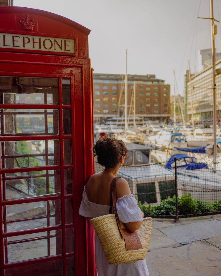 Postcards From Hawaii Travel Lifestyle Blog Gabriella Wisdom BEST RED PHONE BOX LOCATIONS IN LONDON FOR PHOTOS London telephone booth London phone booth red telephone booth London red telephone box London phone box