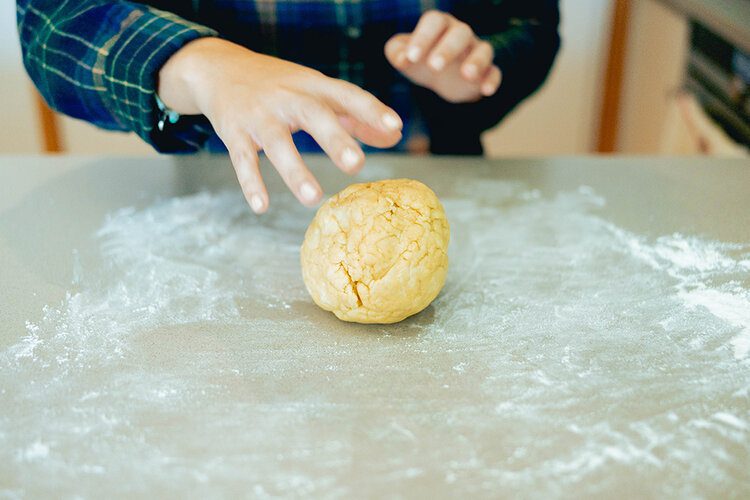 PFHPostcardsfromHawaiiBritishEnglishmincepiesbakingrecipeChristmasnosuetvegandairyfreeandglutenfree 1 2