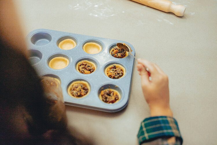 PFHPostcardsfromHawaiiBritishEnglishmincepiesbakingrecipeChristmasnosuetvegandairyfreeandglutenfree 3 2