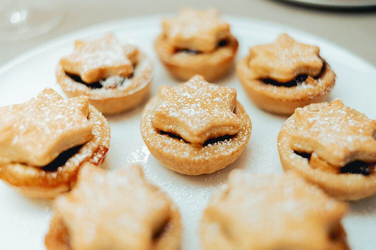 PFHPostcardsfromHawaiiBritishEnglishmincepiesbakingrecipeChristmasnosuetvegandairyfreeandglutenfree 3 3