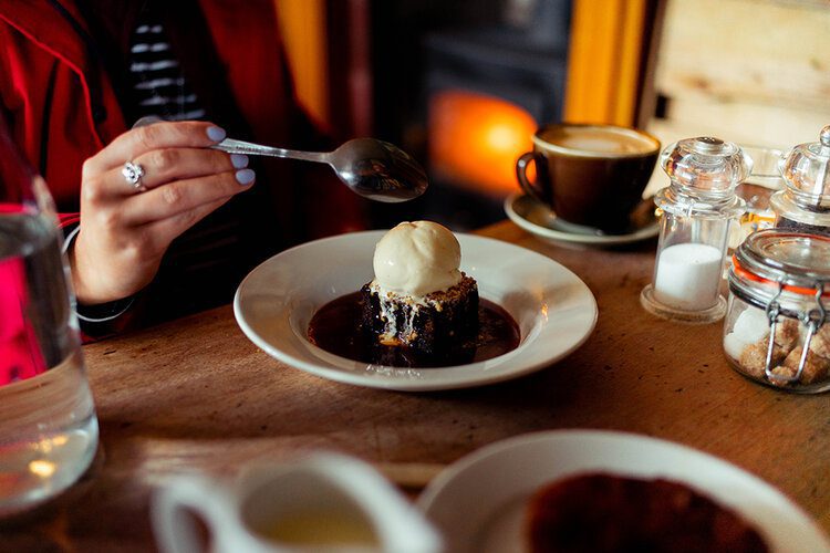 PostcardsfromHawaiiGreatBritishdessertseverytravellermusttrystickytoffeepudding