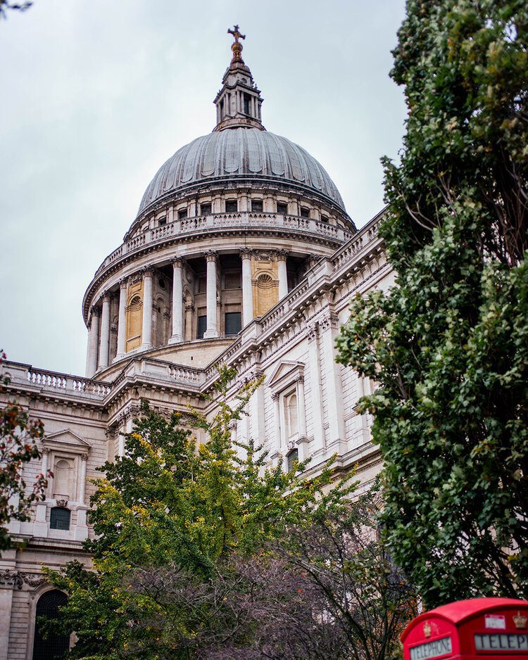 PostcardsfromHawaiiPFH6royallandmarksinLondontovisitStPaulsCathedral